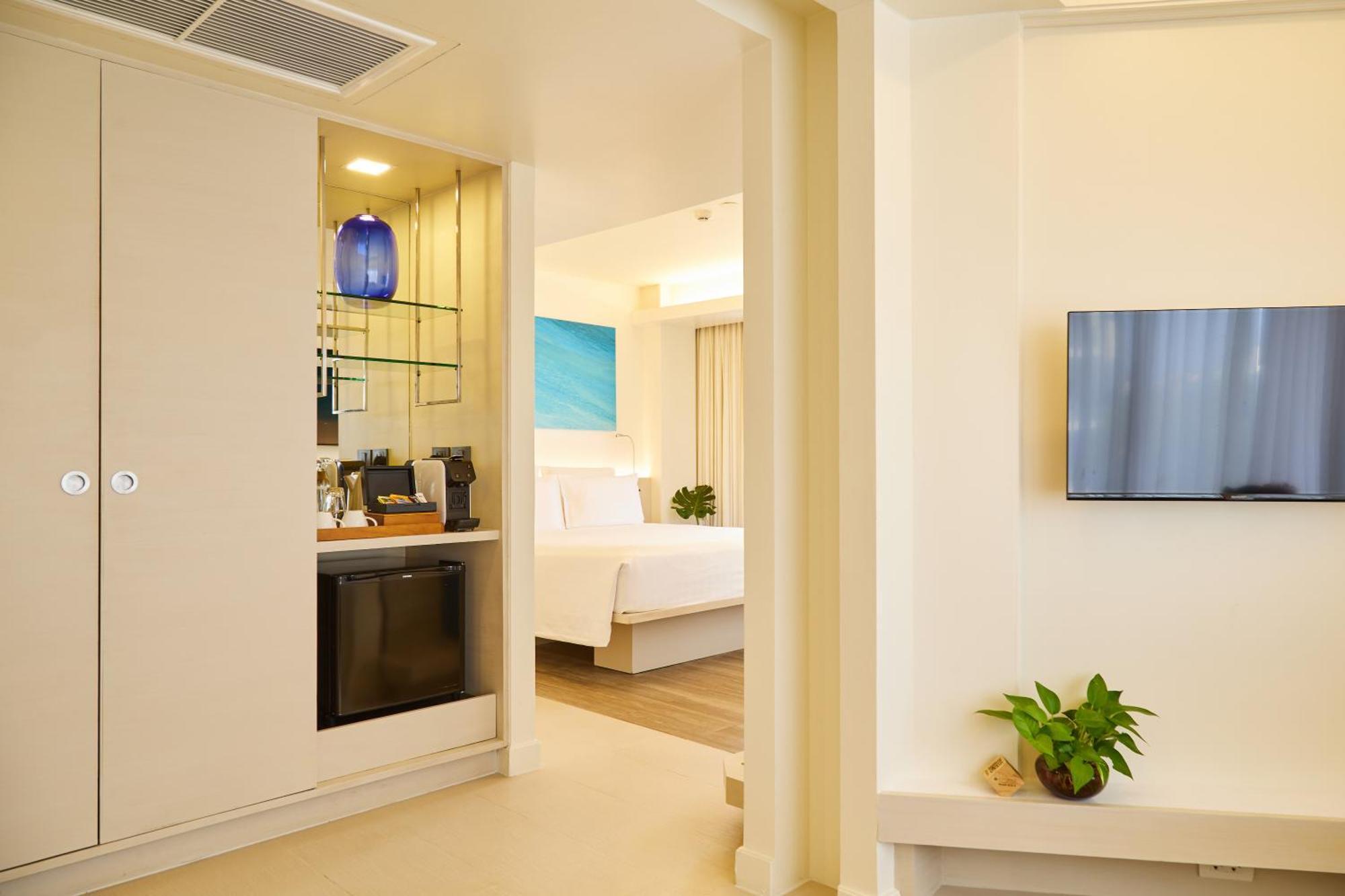 Pullman Pattaya Hotel G - SHA Extra Plus Bagian luar foto Deluxe Room