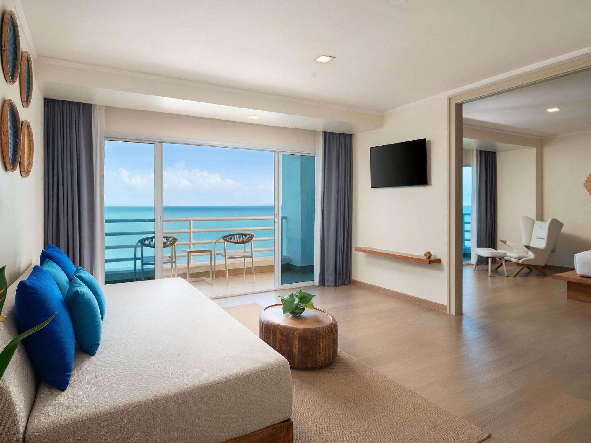 Pullman Pattaya Hotel G - SHA Extra Plus Bagian luar foto